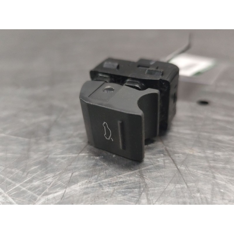 Recambio de pulsador maletero / porton para audi q3 (f3b) 35 tdi quattro referencia OEM IAM 83A959831  