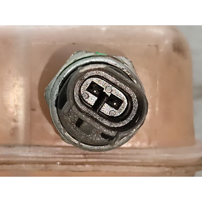 Recambio de deposito expansion para iveco daily config. paquetería cabina simple 35s... batalla 3750 referencia OEM IAM - Blanco 6