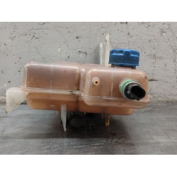 Recambio de deposito expansion para iveco daily config. paquetería cabina simple 35s... batalla 3750 referencia OEM IAM   