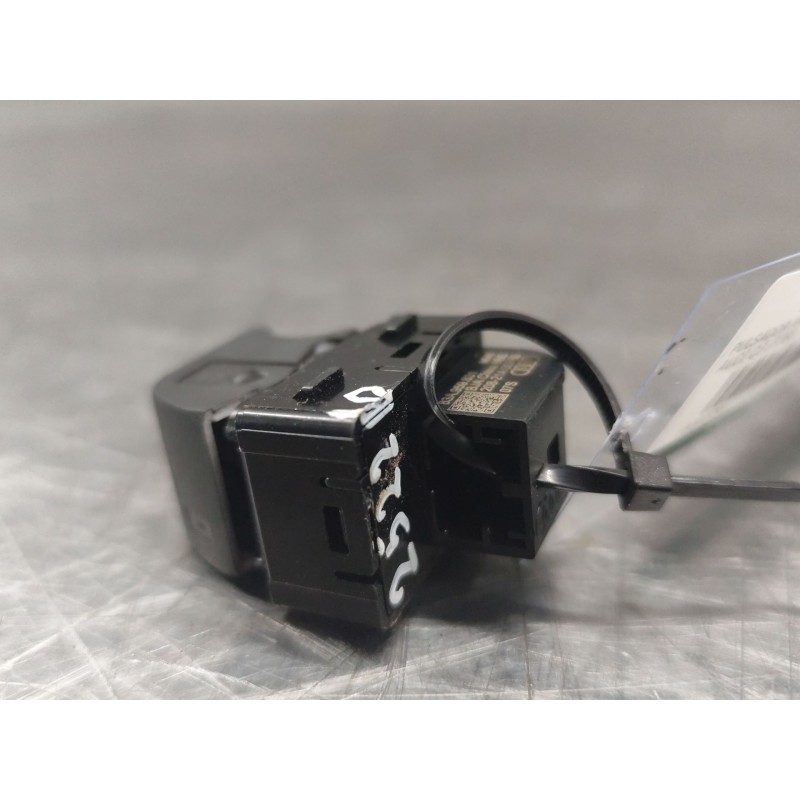 Recambio de pulsador maletero / porton para audi q3 (f3b) 35 tdi quattro referencia OEM IAM 83A959831 - Blanco 3