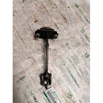 RETENEDOR PUERTA TRASERA IZQUIERDA 