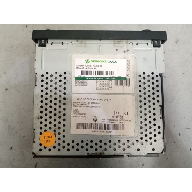 Recambio de sistema audio / radio cd para renault magnum ab diesel referencia OEM IAM 7421232864  21074495 - Blanco 5
