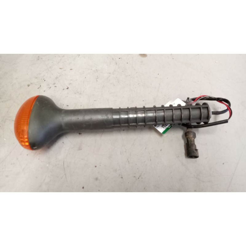 Recambio de piloto lateral izquierdo para iveco eurocargo 05.03  fg 75 e larga distancia referencia OEM IAM   