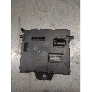 CAJA RELES / FUSIBLES 82010774705B 