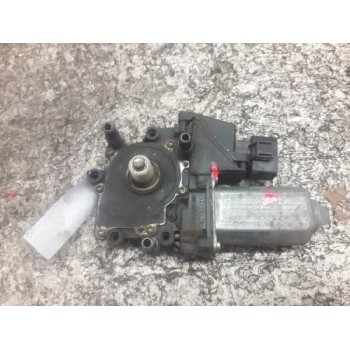 MOTOR ELEVALUNAS DELANTERO DERECHO 119024114 05071941 8 PINS