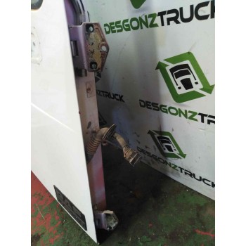 Recambio de puerta delantera derecha para daf serie 95 xf .xxx 12.6 diesel referencia OEM IAM   