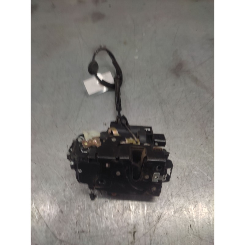 Recambio de cerradura puerta delantera izquierda para volkswagen passat berlina (3b2) comfortline referencia OEM IAM  8 PINS 