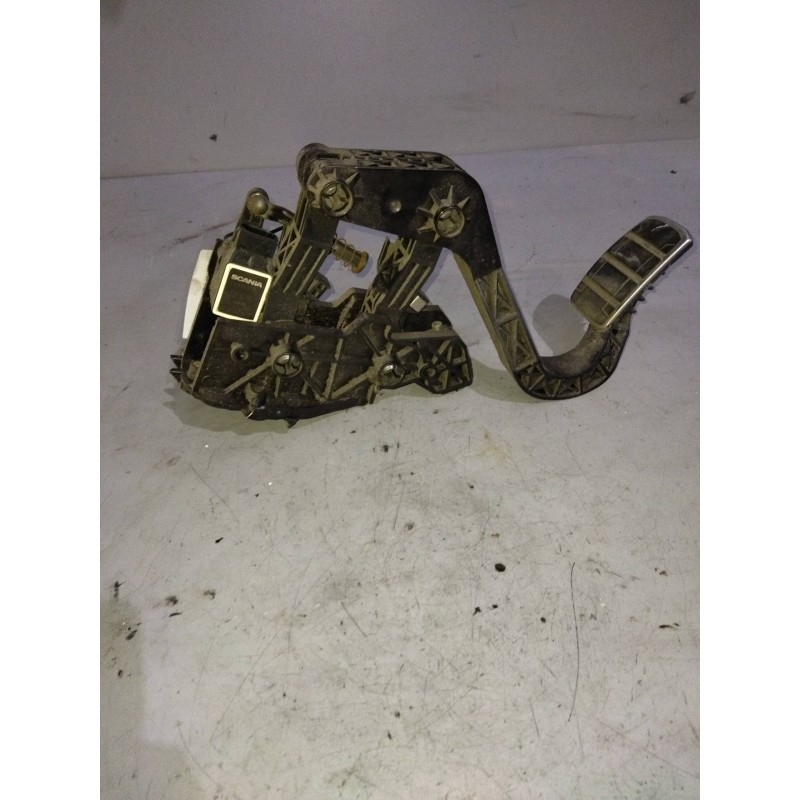 Recambio de pedal acelerador para scania serie p/g/r (c-clase) 15.6 diesel referencia OEM IAM 1935310 - Blanco 2