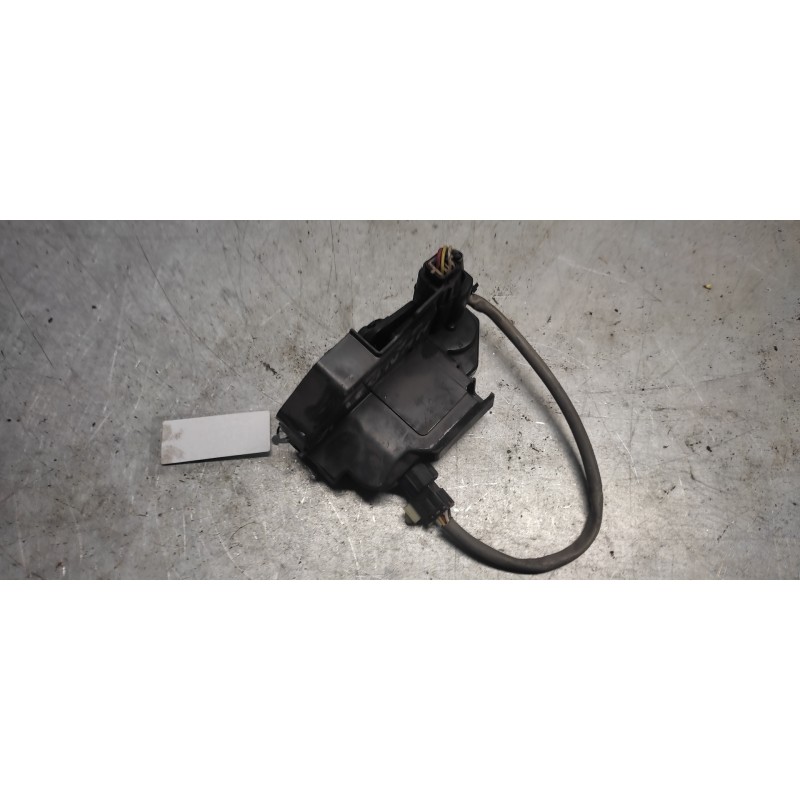 Recambio de cerradura puerta delantera izquierda para hyundai getz (tb) 1.4 gl referencia OEM IAM 2