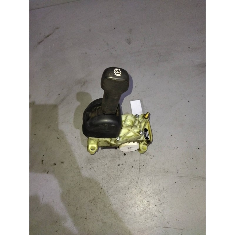 Recambio de palanca freno de mano para scania serie p/g/r (c-clase) 15.6 diesel referencia OEM IAM 1882115 - Blanco