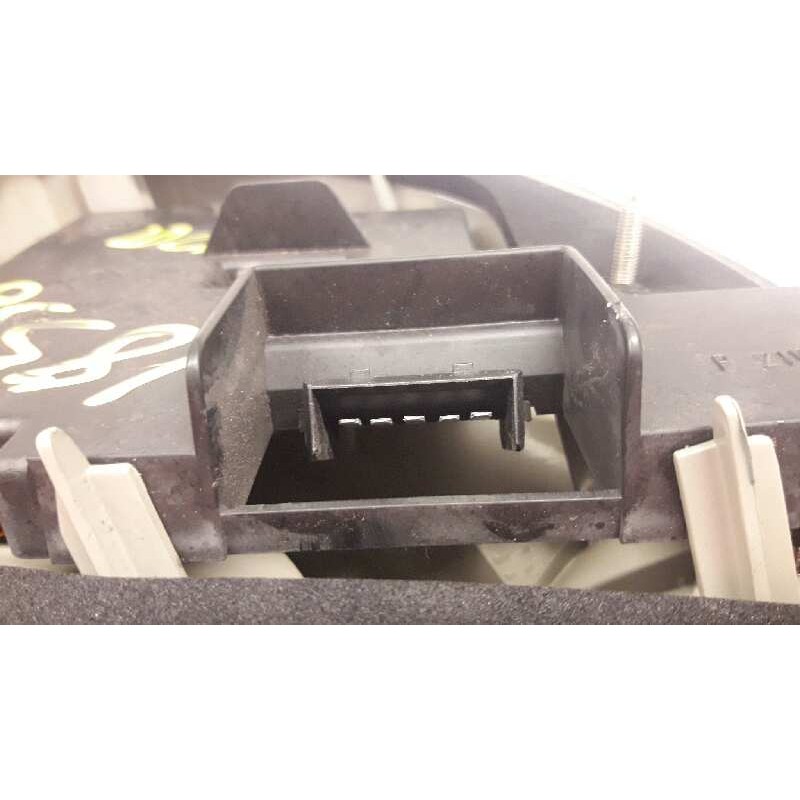 Recambio de piloto trasero derecho para ford fiesta berlina básico referencia OEM IAM 96FG13N004AA - Azul 4
