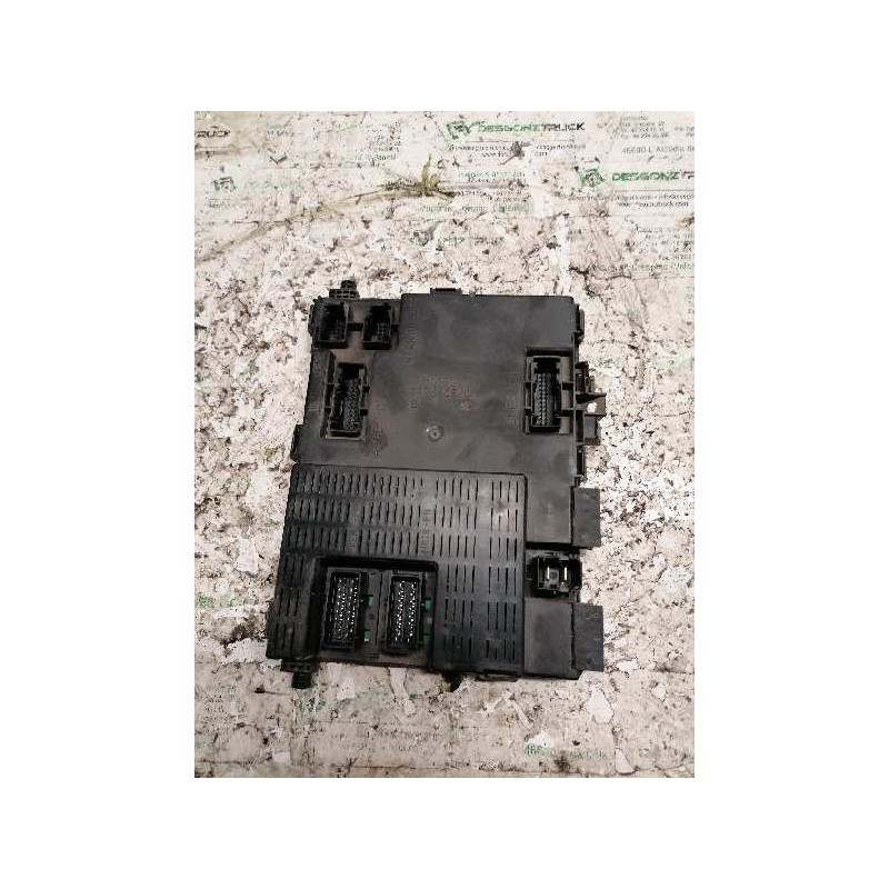 Recambio de caja reles / fusibles para citroën xsara berlina 2.0 hdi attraction (66kw) referencia OEM IAM 9646022780 73004512 BS