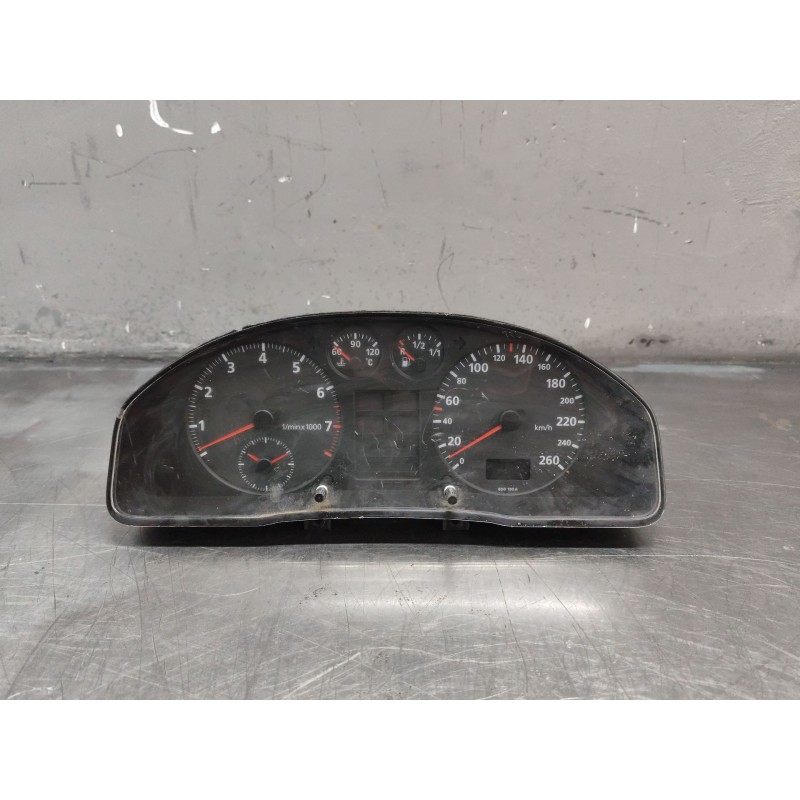 Recambio de cuadro instrumentos para audi a4 berlina (b5) 1.8 referencia OEM IAM 8D0919034B  
