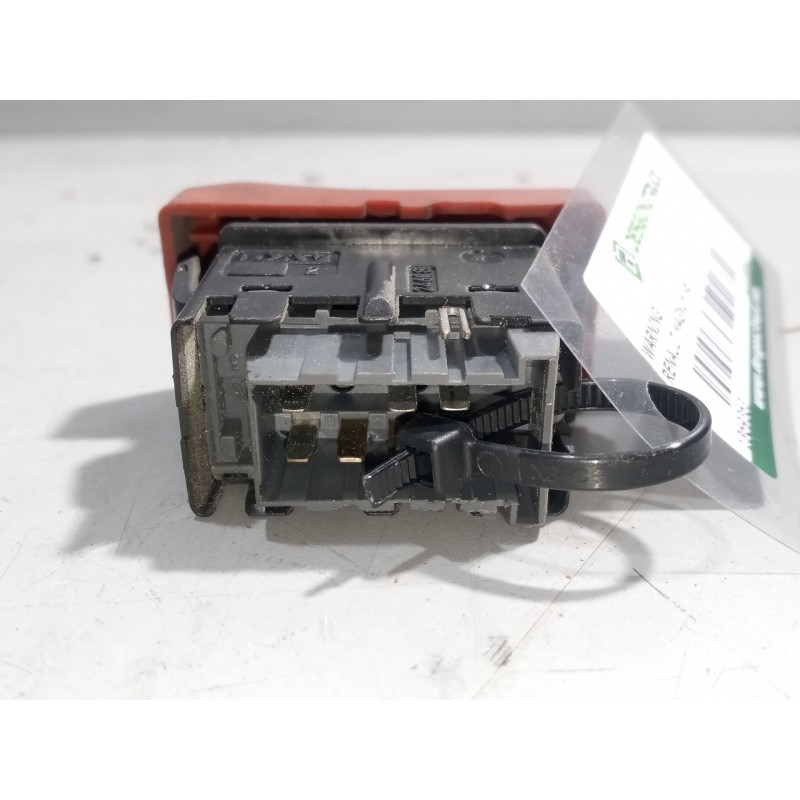 Recambio de warning para renault magnum ab diesel referencia OEM IAM 5010306848 - Blanco 2