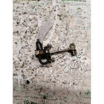 RETENEDOR PUERTA TRASERA IZQUIERDA