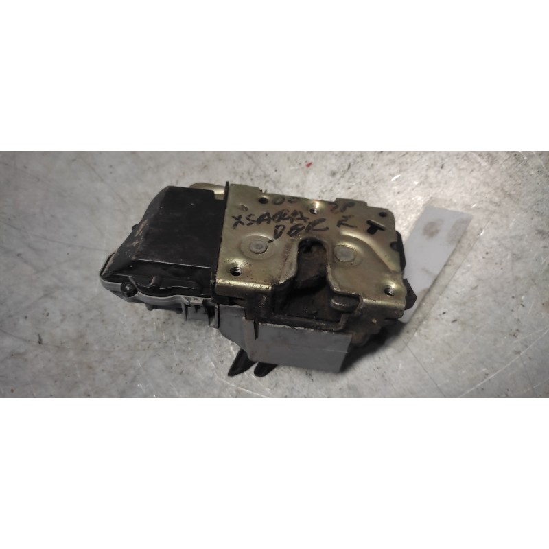 Recambio de cerradura puerta delantera derecha para citroën xsara berlina 1.4 referencia OEM IAM   6 PINS