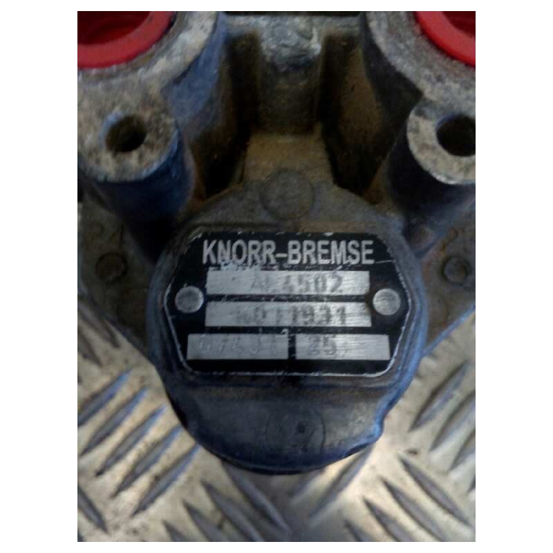 Recambio de valvula aire para iveco stralis (ad/at) fg at y / p 6x2 larga distancia referencia OEM IAM AE4502 K011931 VALULA SEX - Blanco 2