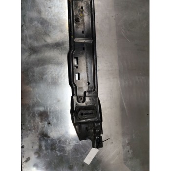 Recambio de travesaño inferior para peugeot 206 berlina 1.4 hdi referencia OEM IAM 9803303080  