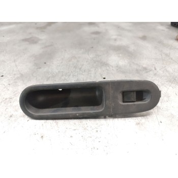MANDO ELEVALUNAS DELANTERO DERECHO 83520S2HG010MI 
