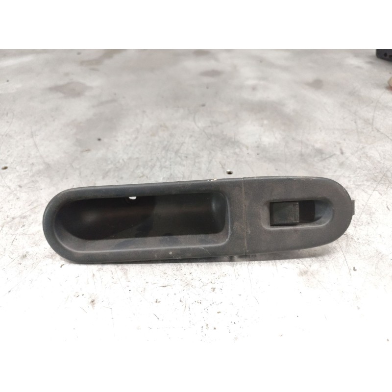 Recambio de mando elevalunas delantero derecho para honda hr-v (gh) vtec top 4wd (5-ptas.) referencia OEM IAM 83520S2HG010MI  