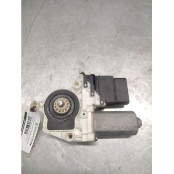 Recambio de motor elevalunas trasero derecho para volkswagen golf iv berlina (1j1) 1.4 16v referencia OEM IAM 9776101438202  