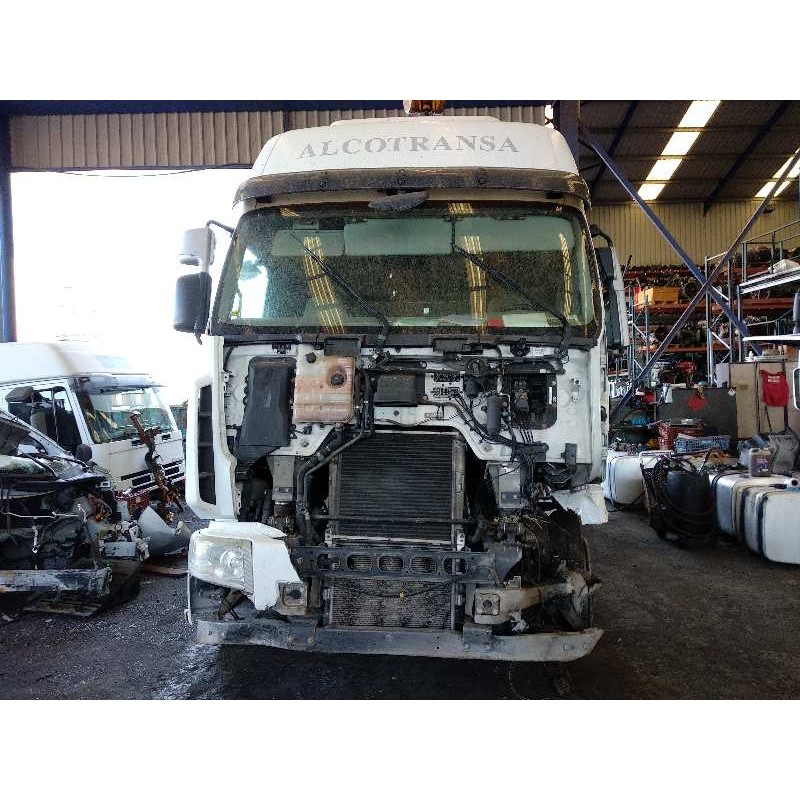 RENAULT PREMIUM LANDER