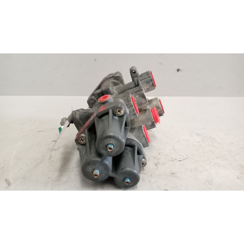 Recambio de valvula aire para mercedes-benz actros 2/3 2 - ejes / 6 cil. 12.0 v6 diesel (om 501 la) referencia OEM IAM 934705005 - Blanco 3