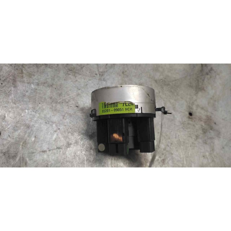 Recambio de warning para ssangyong kyron 270 xdi limited 4wd referencia OEM IAM 8520109051HCH 2