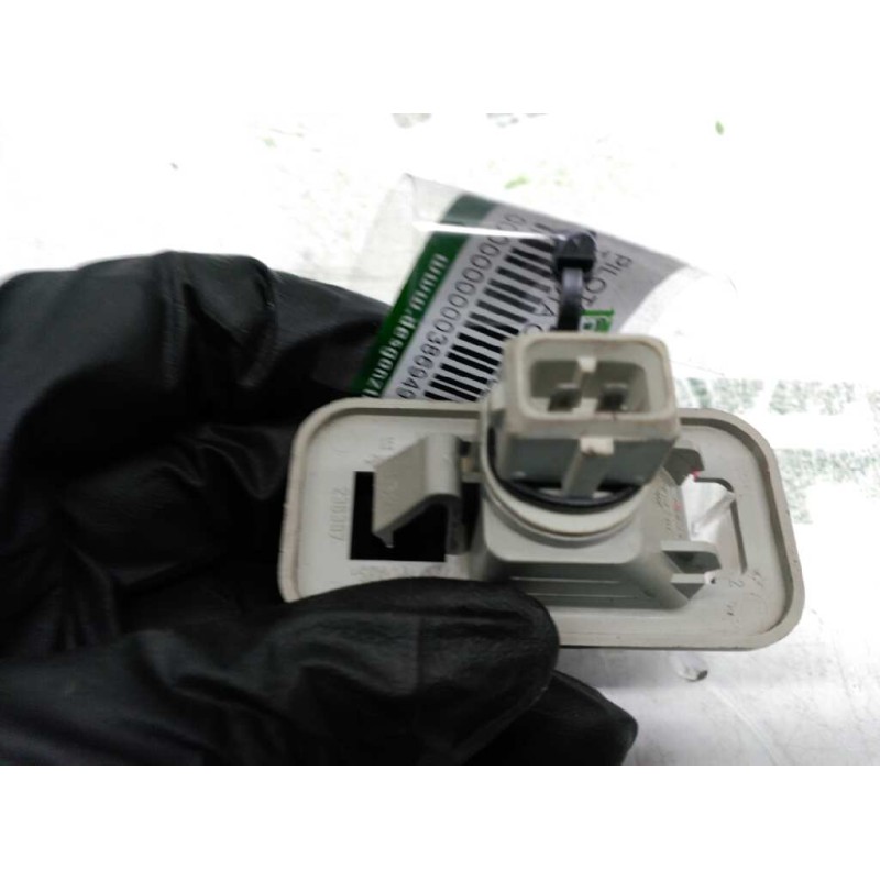 Recambio de piloto matricula para toyota corolla (e12) 1.6 linea luna berlina referencia OEM IAM 8127012503 - Negro 3
