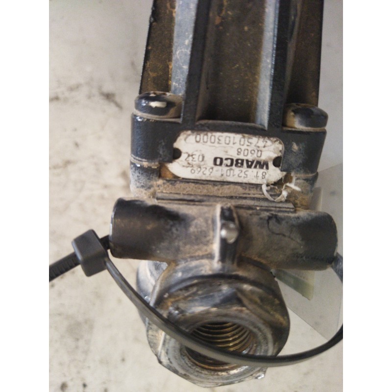 Recambio de valvula aire para man tg - l 12 referencia OEM IAM 81521016269 4750103000 VALVULA LIMITADOR DE PRESION - Amarillo 3