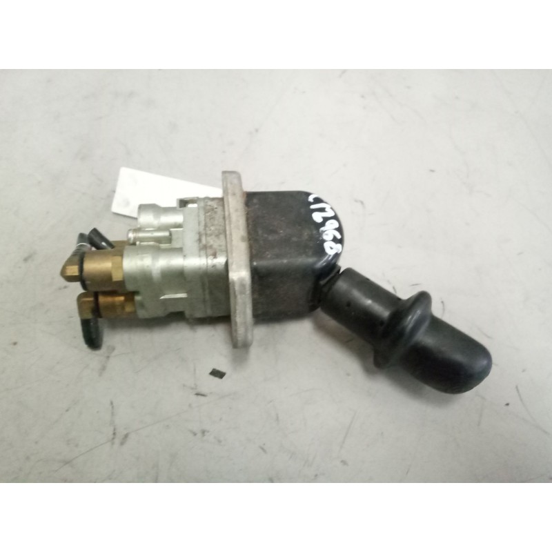Recambio de palanca freno de mano para renault magnum ab diesel referencia OEM IAM 7420813845 - Blanco 4