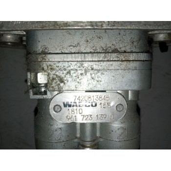 Recambio de palanca freno de mano para renault magnum ab diesel referencia OEM IAM 7420813845  