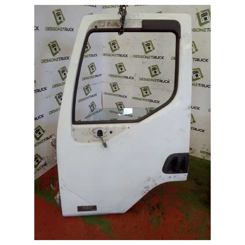 Recambio de puerta delantera izquierda para renault midlum fg xxx.10    e5 cabina para dormir referencia OEM IAM   