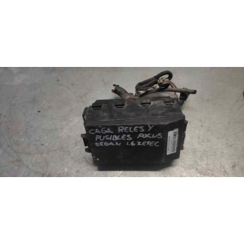 CAJA RELES / FUSIBLES 2M5T14A067BB 