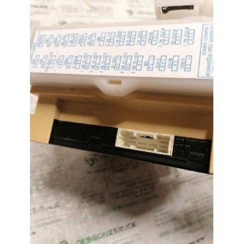 Recambio de caja reles / fusibles para toyota auris live referencia OEM IAM 8922102331 50119221 63583367