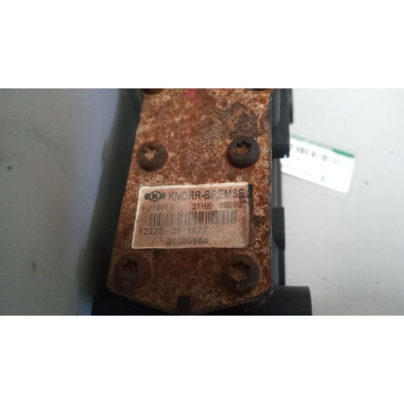 Recambio de valvula aire para renault premium route 2006 fg 4x2 gv larga distancia referencia OEM IAM 21083654  k019819 - Blanco 3