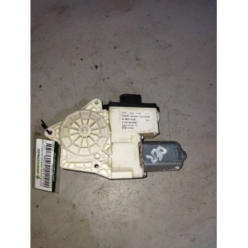 MOTOR ELEVALUNAS DELANTERO DERECHO 81286016138 