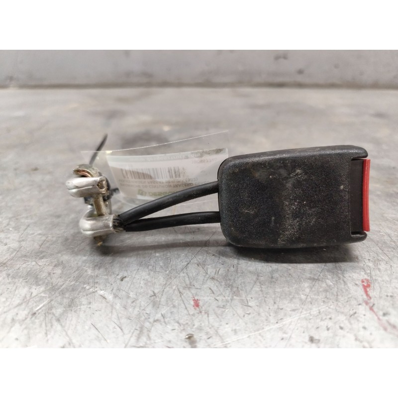 Recambio de enganche de cinturon trasero derecho para volkswagen passat berlina (3b2) comfortline referencia OEM IAM 3B0857740 2