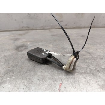 Recambio de enganche de cinturon trasero derecho para volkswagen passat berlina (3b2) comfortline referencia OEM IAM 3B0857740  