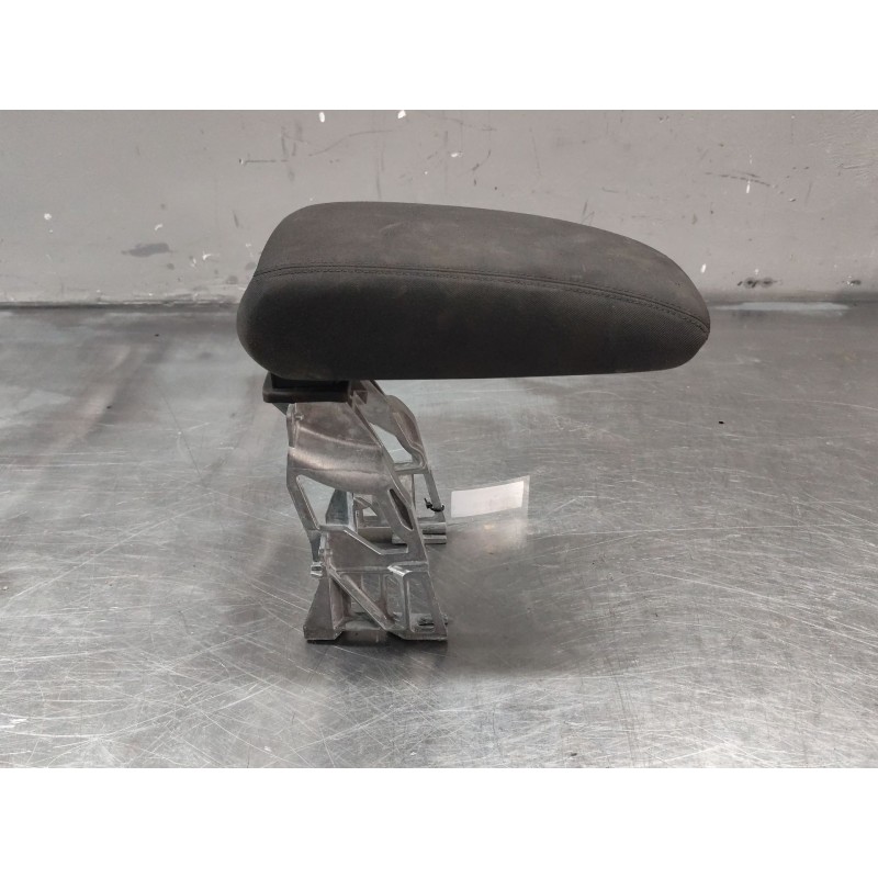 Recambio de apoyabrazos central para audi q3 (f3b) 35 tdi quattro referencia OEM IAM 83A864283  
