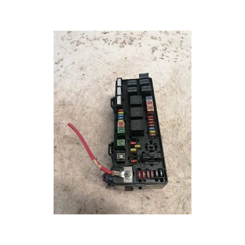 Recambio de caja reles / fusibles para chrysler 300 c 3.0 crd referencia OEM IAM 04759996AB  