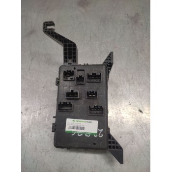 CAJA RELES / FUSIBLES 
