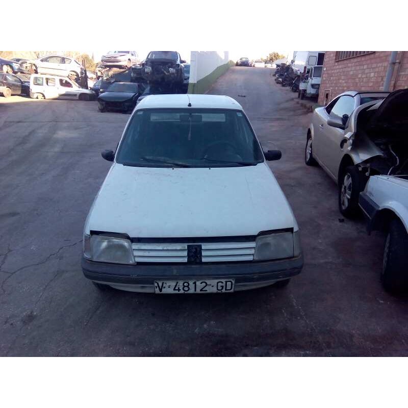 PEUGEOT 205 BERLINA