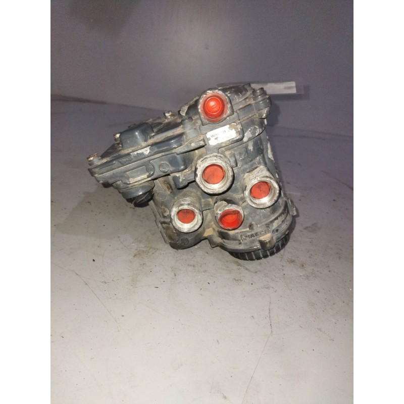 Recambio de valvula aire para iveco stralis (ad/at) fg at   4x2 larga distancia referencia OEM IAM 4802040020 41211417 VALVULA C - Blanco