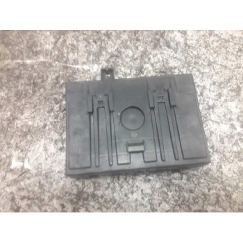 Recambio de caja reles / fusibles para ford fiesta (cb1) econetic referencia OEM IAM 8V5115K600CJ F005V01086 116RA000084