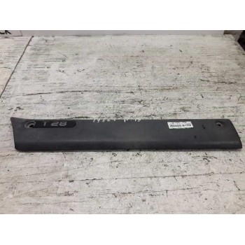 Recambio de moldura puerta delantera izquierda para renault master desde ´98 referencia OEM IAM   