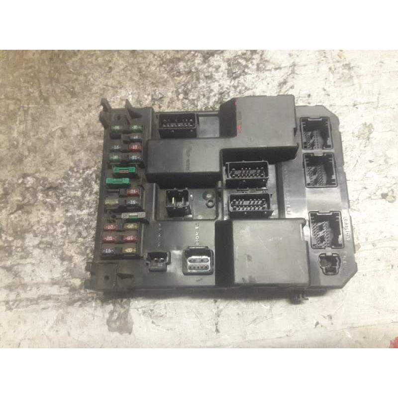 Recambio de caja reles / fusibles para peugeot 307 break / sw (s1) sw referencia OEM IAM 9651196980 9651197680 