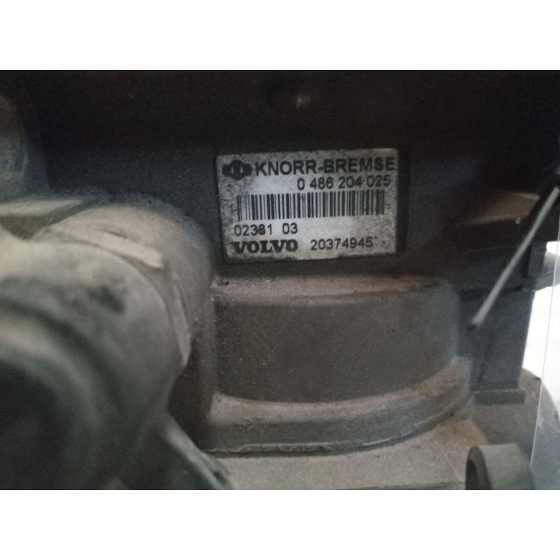Recambio de valvula aire para volvo fh 12 2002  12.1 diesel (d12d420) referencia OEM IAM 20374945 VALVULA EBS MODULADOR 04862040 - Blanco 2