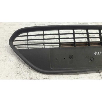 Recambio de rejilla delantera central para ford focus lim. (cb4) titanium referencia OEM IAM 8M5117968 BAJO MATRICULA 