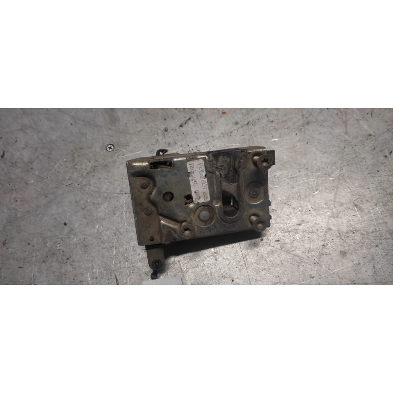 Recambio de cerradura puerta delantera izquierda para peugeot 205 berlina 1.1 mito referencia OEM IAM   